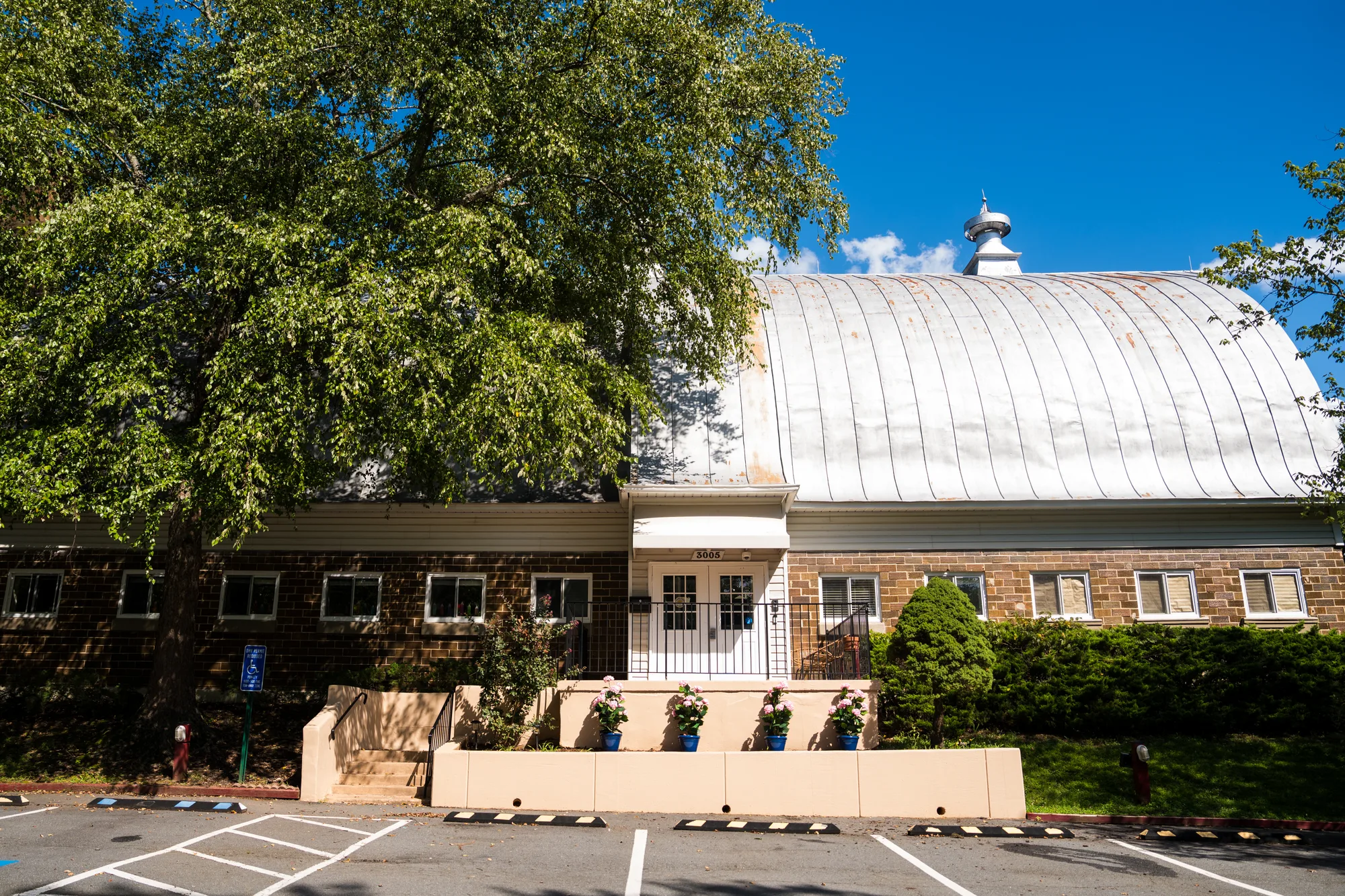 Exterior of Rising Stars Day School on 3005 Dower House Dr